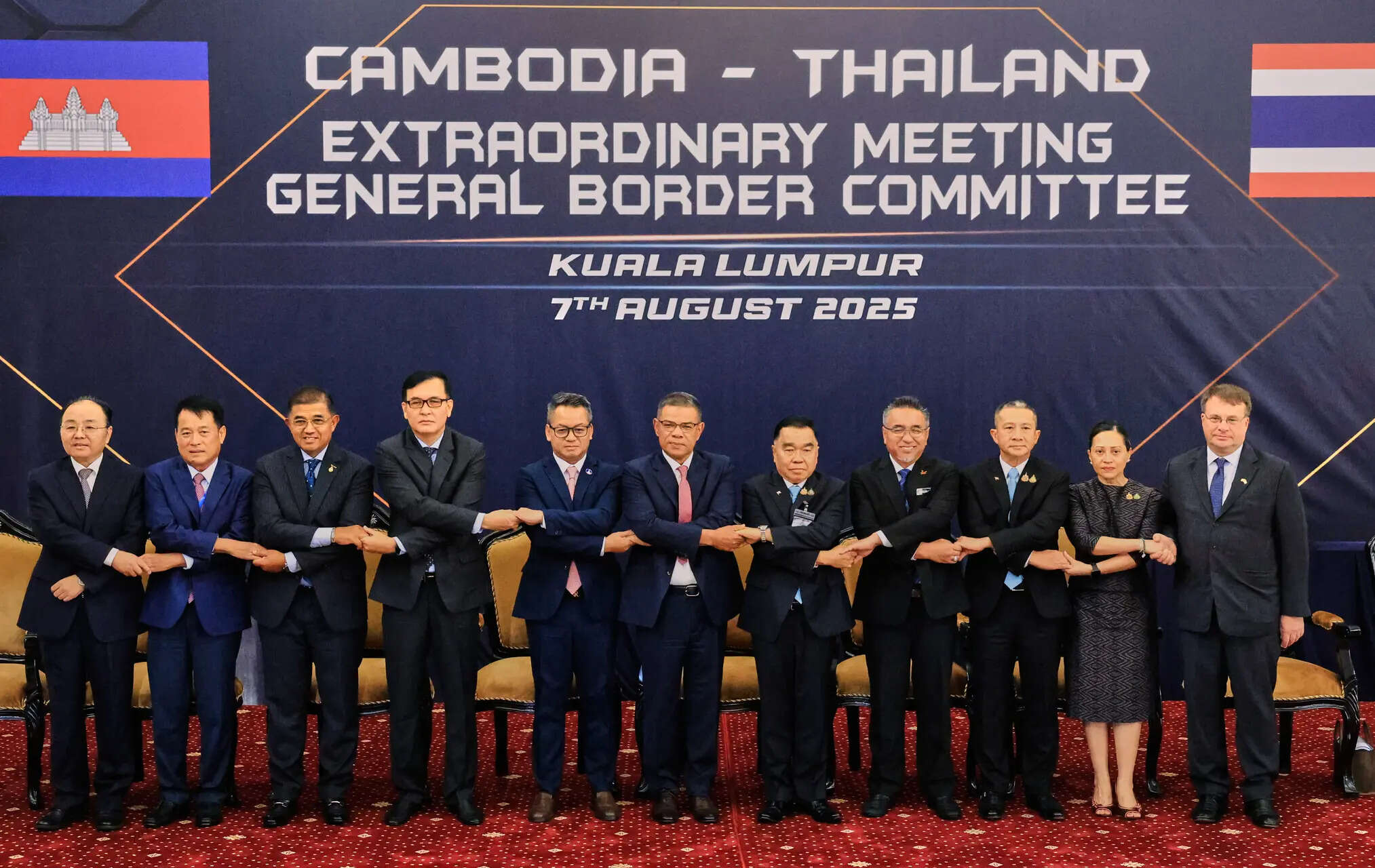 Thailand-Cambodia extend peace pact; schedule another meeting