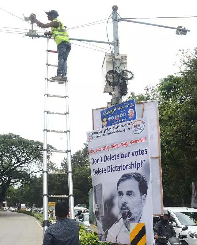 Election Commission asks Rahul Gandhi for signed oath, proof of vote fraud claims