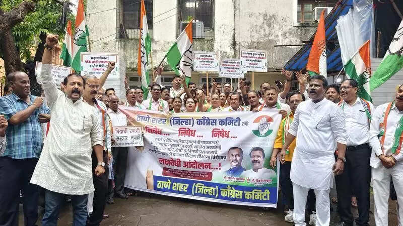 Cong protests absence of basic facilities at civic schools despite Rs 359 crore grant