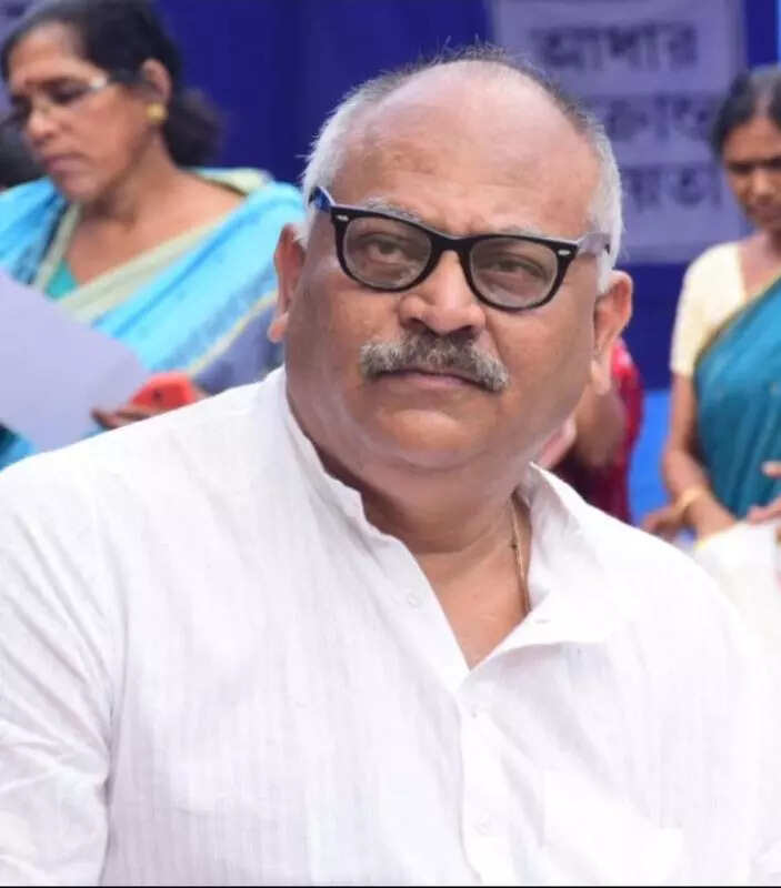 ED files charge sheet against min in SSC case