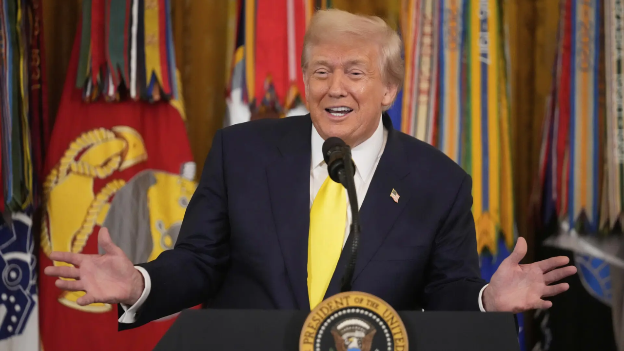 Trump honors nearly 100 Purple Hear recipients at White House; pays tribute wounded veterans, service members who gave medals after 2024 attack