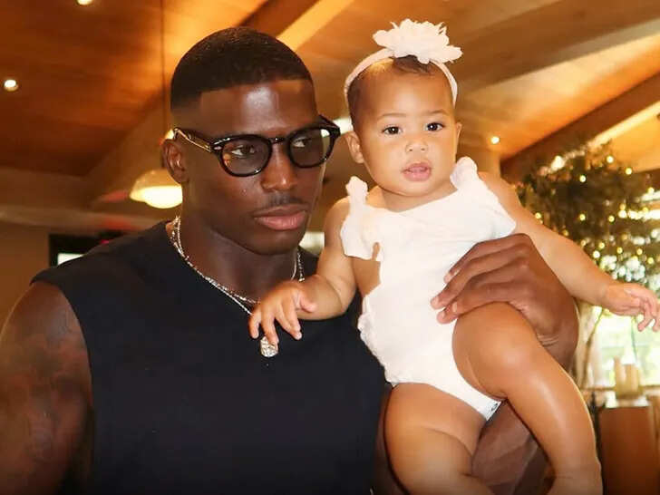 Tyreek Hill and ex-wife Keeta Vaccaro rush baby Capri to ER; now recovering