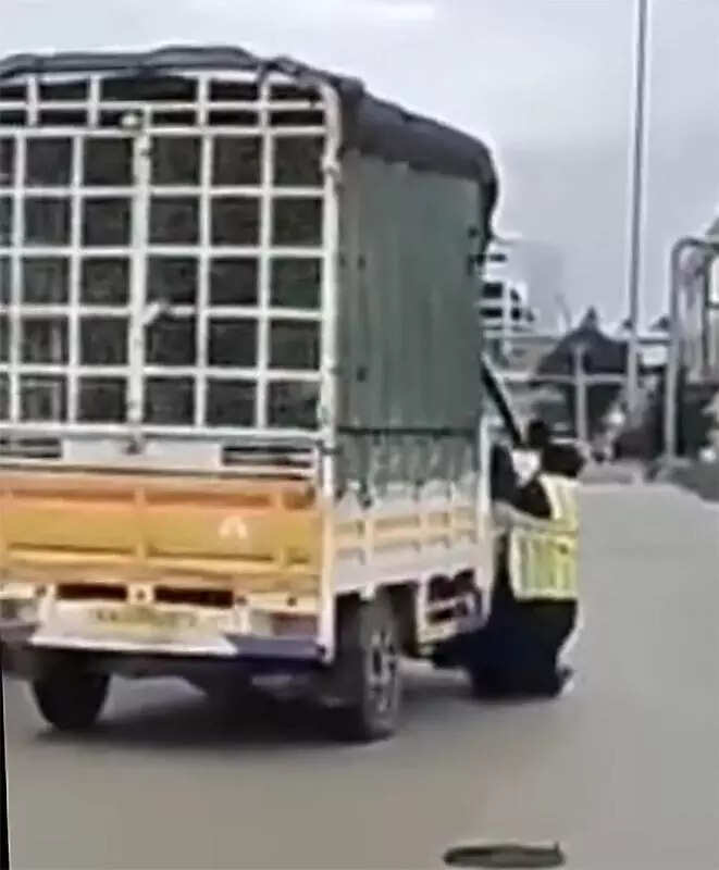Driver flees without paying toll, staffer injured in Bengaluru