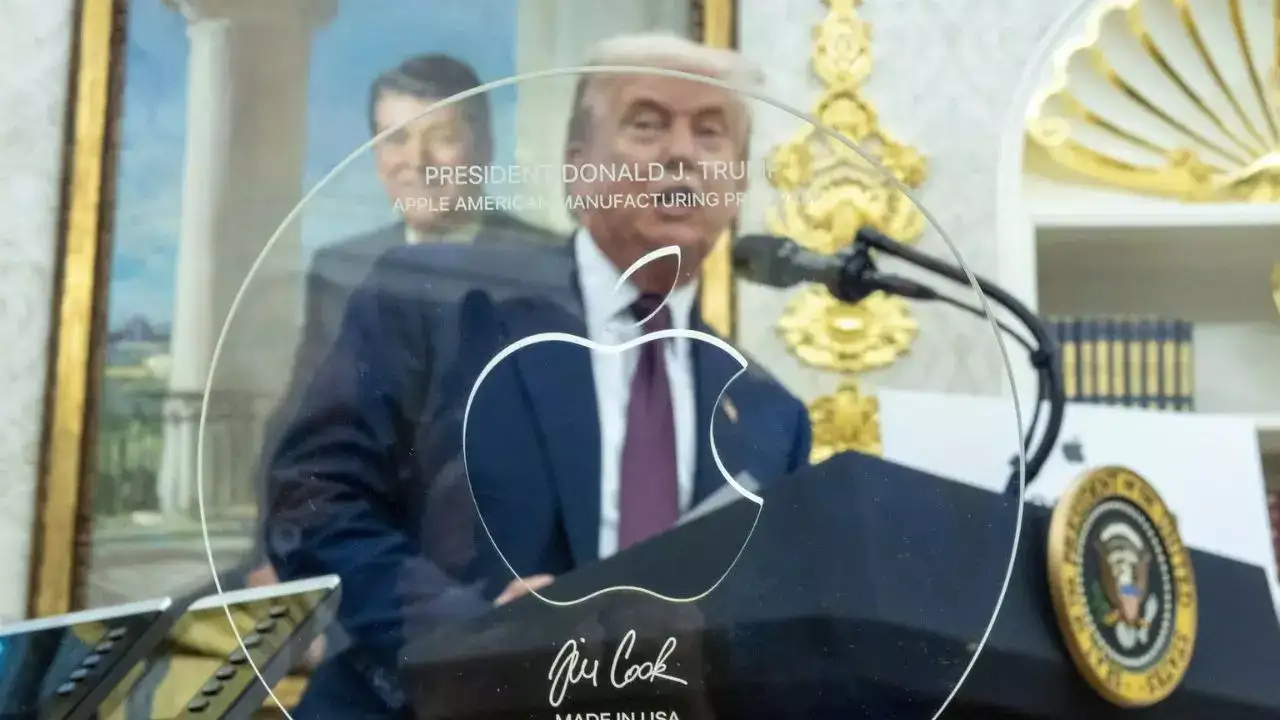 Bernie Sanders roasts Tim Cook for giving Trump 24-karat gold: ‘Unlike Qatar…’
