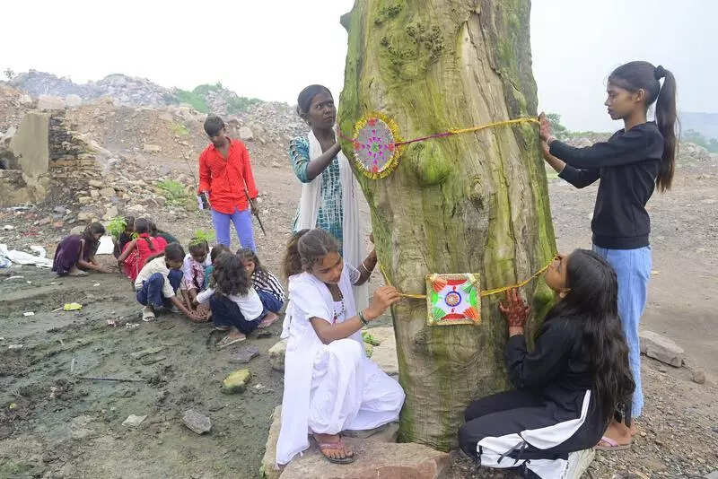 Children of Jharia pledge to restore greenery