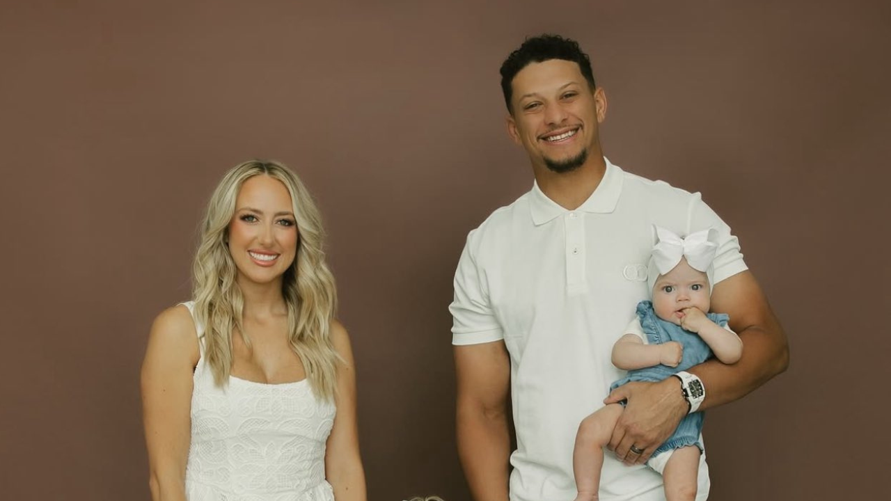 Patrick Mahomes backed by family after being benched by coach Andy Reid in preseason