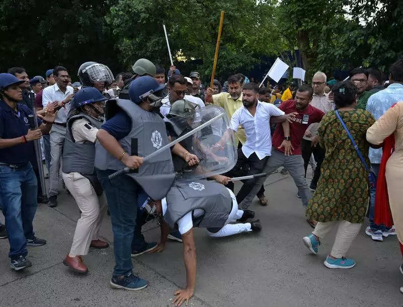 Vandalism and cop injuries to be police evidence in high court