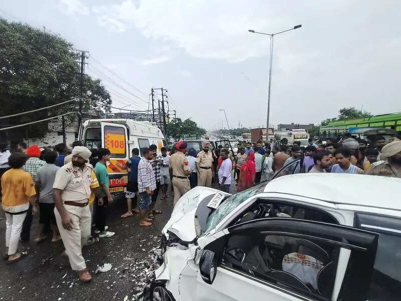 Five injured as car skids on rainwater, crashes on Ludh-Delhi highway