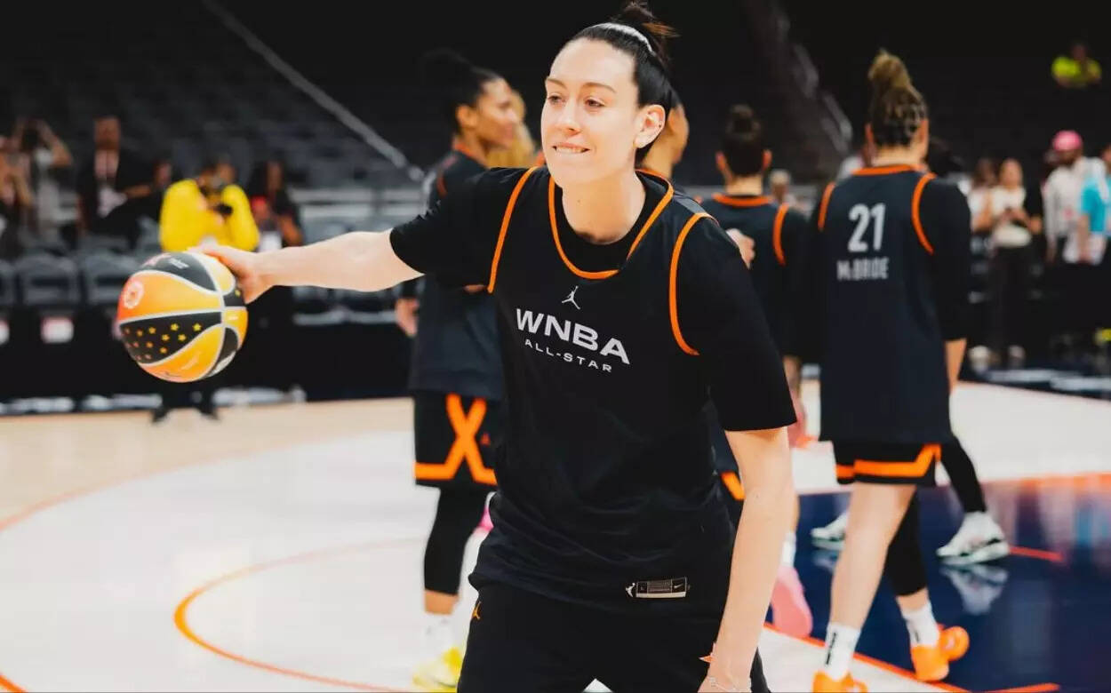 ​Liberty star Breanna Stewart has bone injury in her right knee​