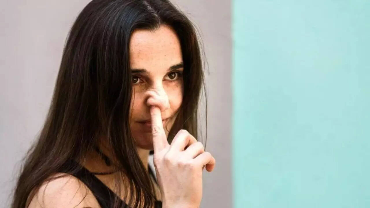 Nose picking (1)