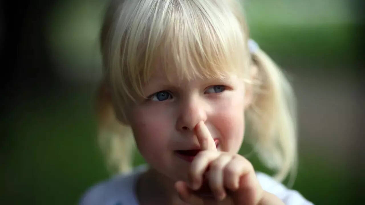 Nose picking (2)