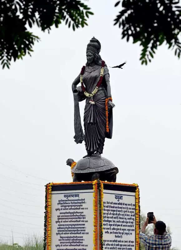 LG unveils Maa Yamuna Prathima at Nigambodh Ghat after restoration of Yamuna floodplains