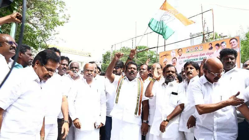 Vijay condemns arrest of Rahul for ‘vote chori’ protest