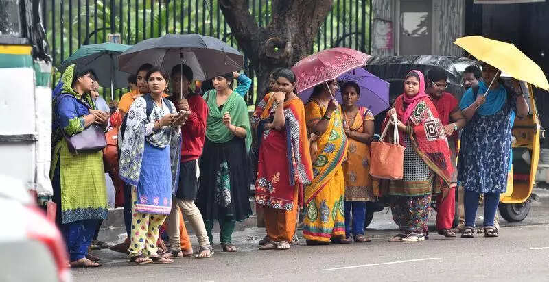 Amid bus fleet expansion, IT corridor commuters still face longer wait time