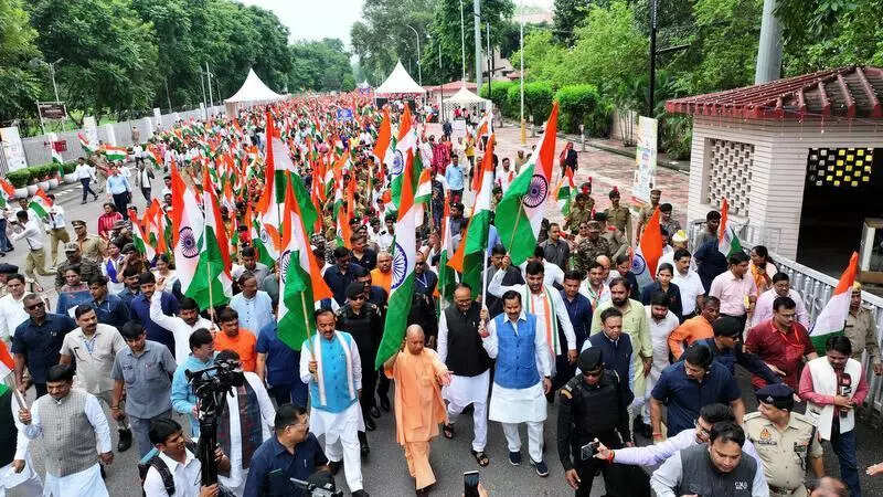 Forget differences, hoist tricolour for nation: Yogi