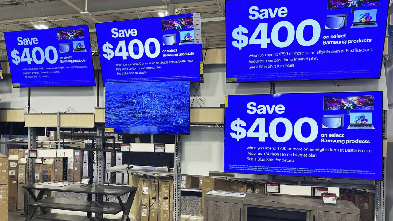 US retail sales up 0.5% in July as shoppers shrug off Trump tariffs; auto, online, furniture lead gains
