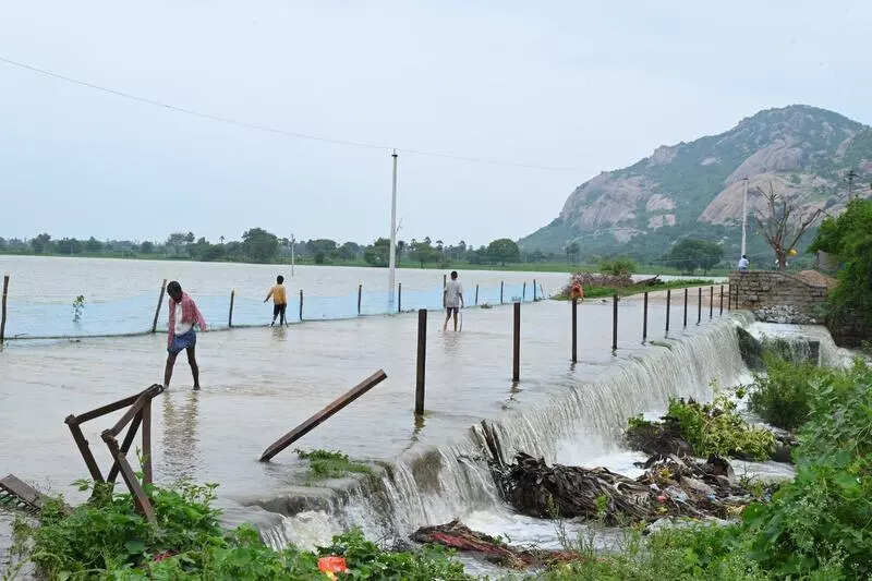 Telangana’s rains ease but danger lingers; death toll rises to 6