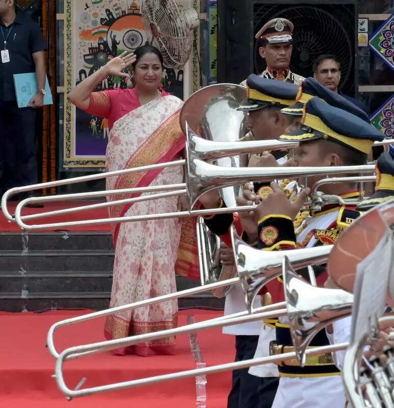 Tourism, Welfare In Focus In Rekha’s I-Day Address