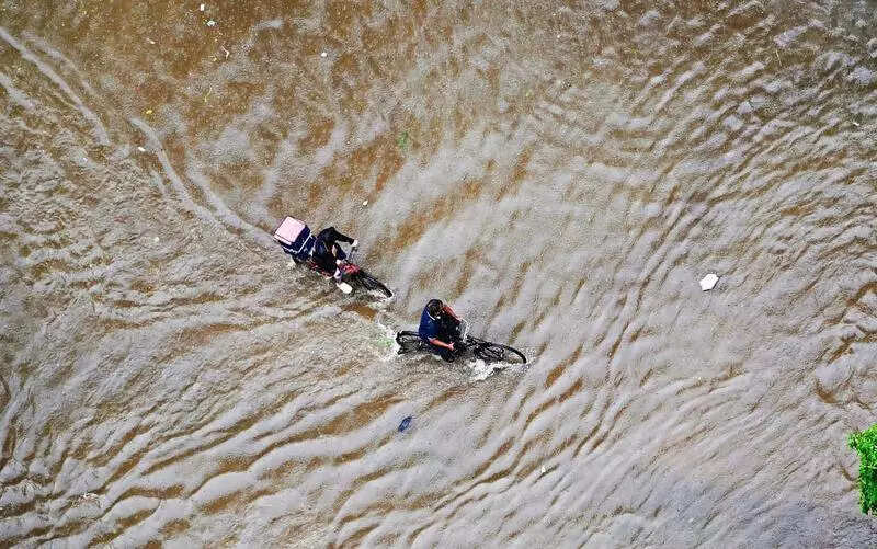 Heavy rain batters Mumbai, waterlogging at Hindmata and King’s Circle wash away BMC’s flood control measures worth crores