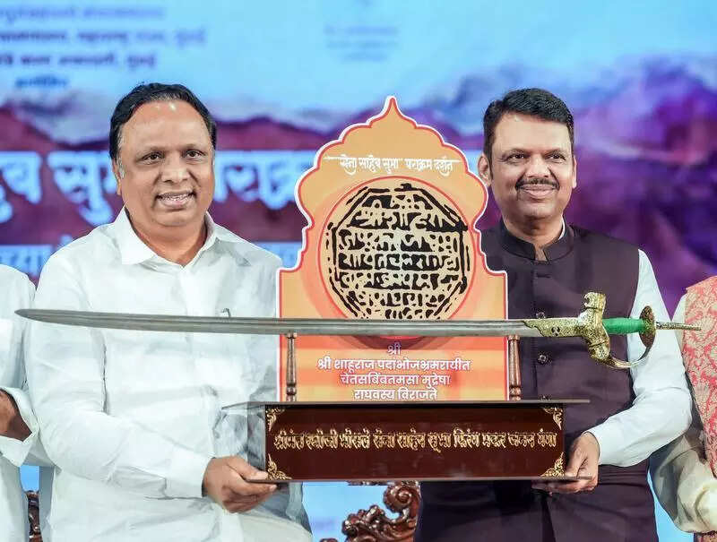 Sword of Raghuji Bhonsle arrives in Mumbai and will be on display till Aug 25