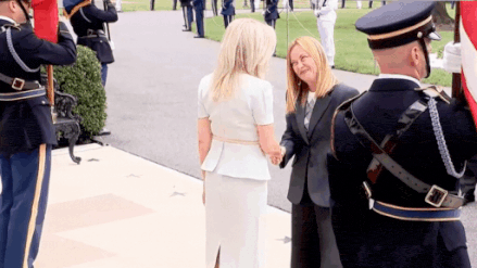 Italian PM Giorgia Meloni greets US aide with 'namaste'; netizens call it 'Modi effect' - Watch