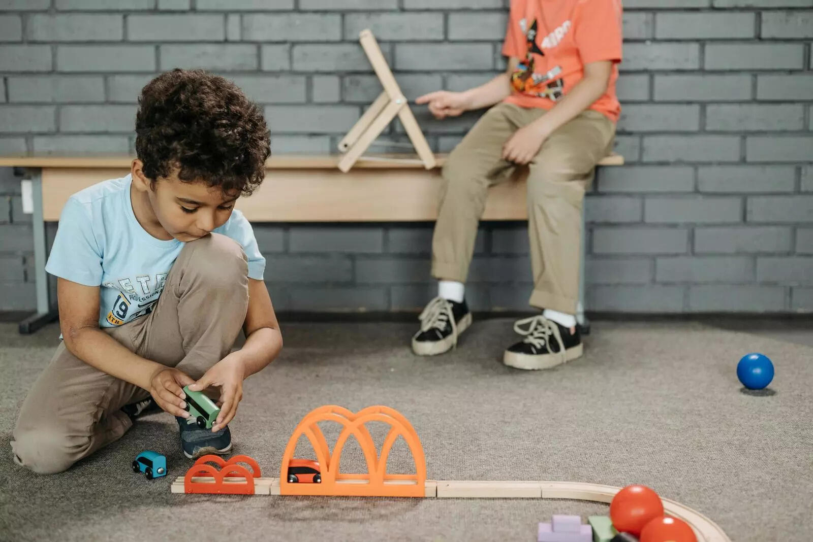 Playful learning naturally extends attention through engagement