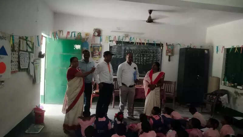 Officials review J’khand Odia-medium schools