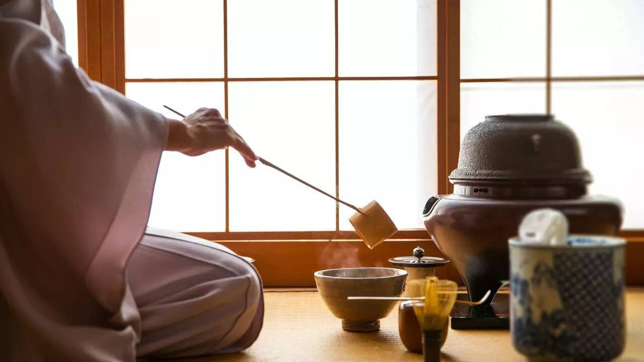 7 Japanese drinks that can help melt belly fat naturally