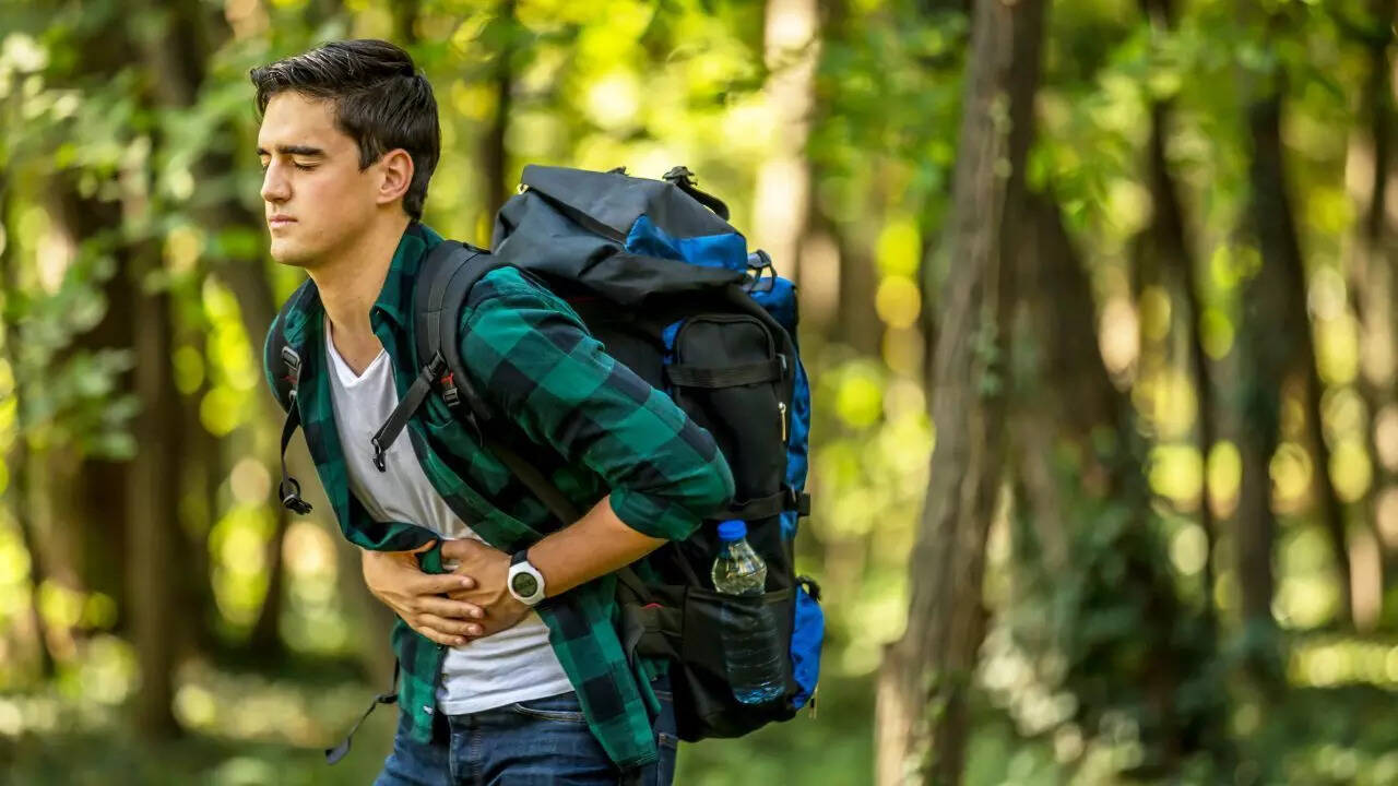 7 ways to avoid food poisoning while travelling during monsoon