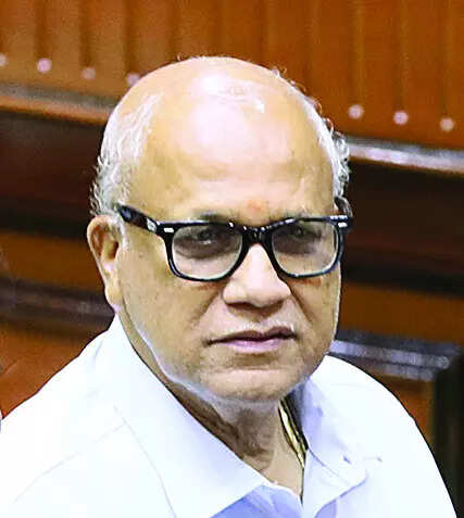 After 13 yrs, Kamat back ingovt, this time as a BJP min