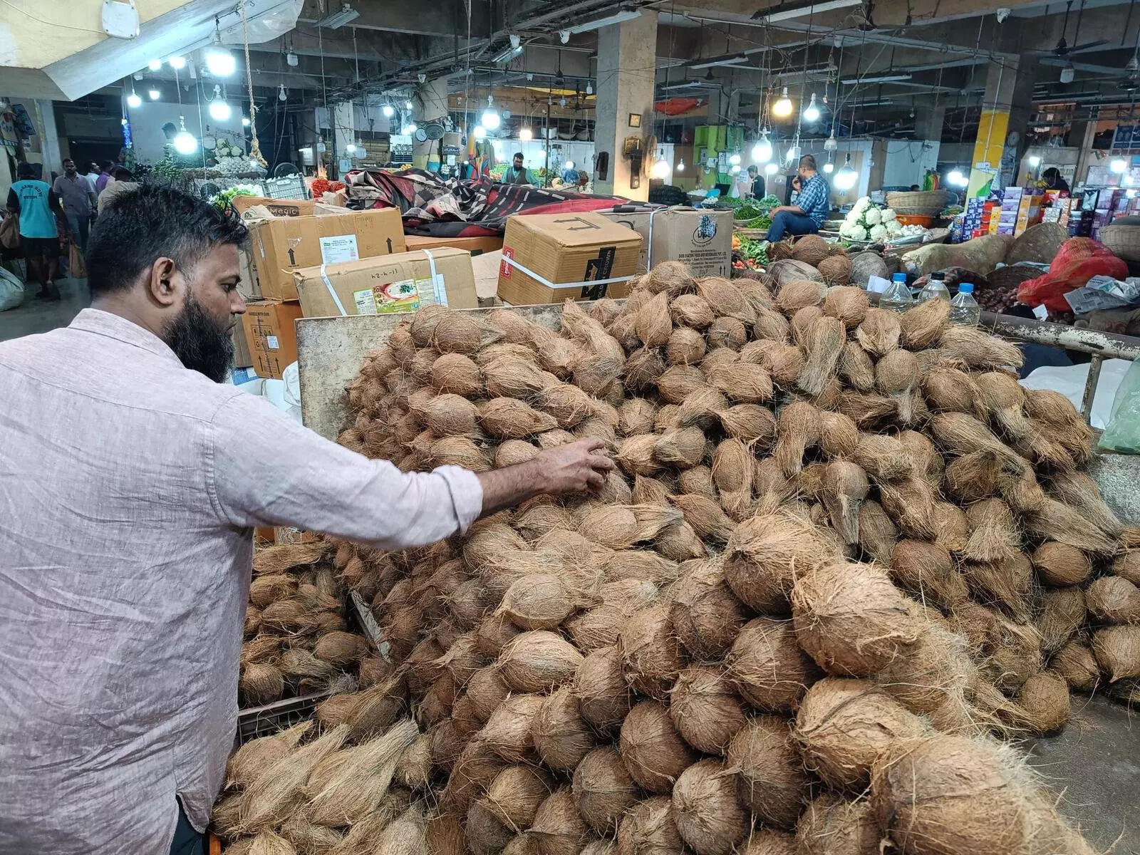 Coconut prices near100 ahead of Ganesh Chaturthi as prodn falls