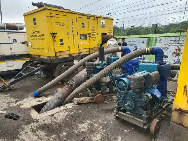 Mumbai rains: Railway tracks at Sion remained submerged for 8 hours due to swollen Mithi and opposition to pumping of water by local residents