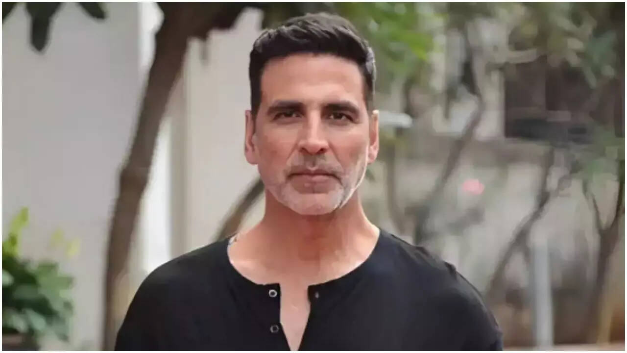 Akshay reveals early dinner and weekly Monday fasts