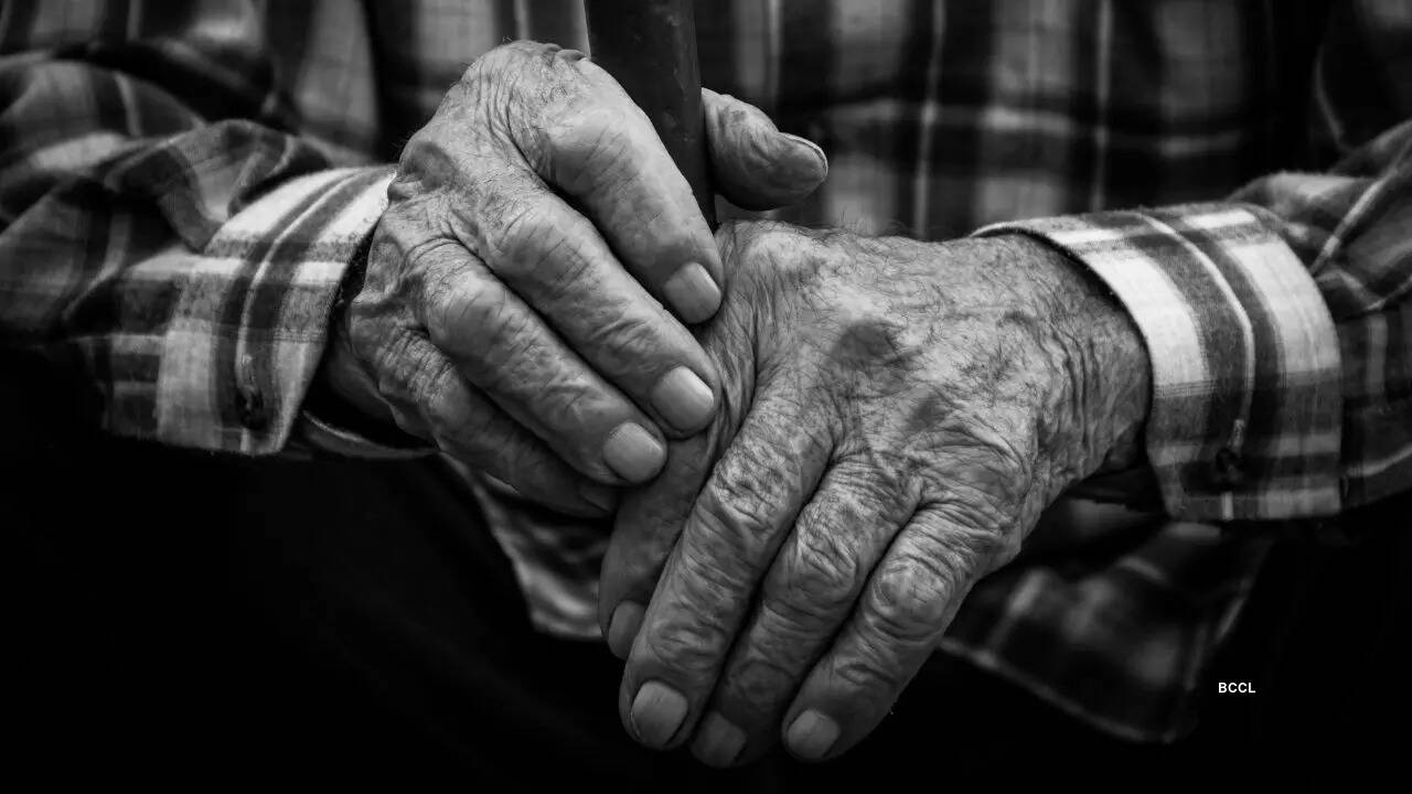 AI chatbot lures 76-year-old man to meet-- Tragedy strikes