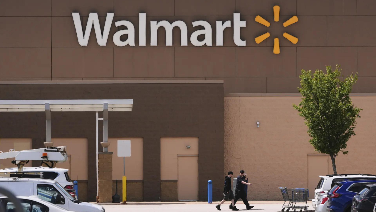 Walmart Q2 results: Sales rise 4.6% as shoppers flock and e-commerce booms; Target lags amid tariff pressures