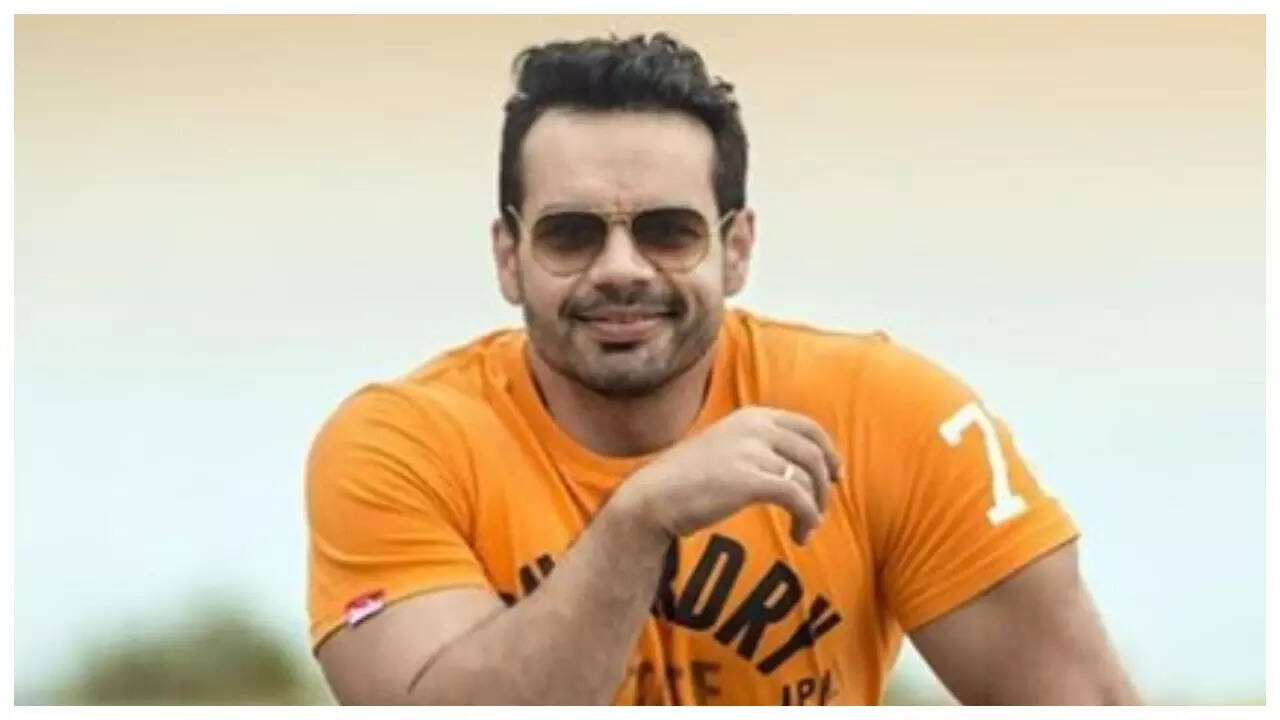 YouTuber Gaurav Taneja recalls B'wood stars entering cockpit