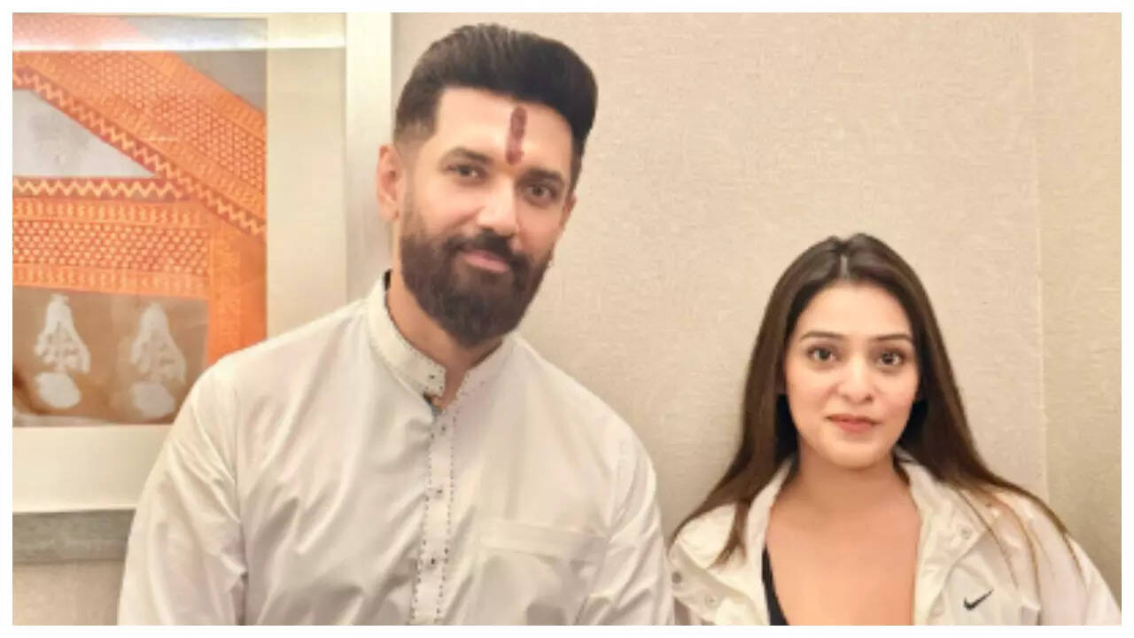 RJ Mahvash threatens trolls after meeting Chirag Paswan