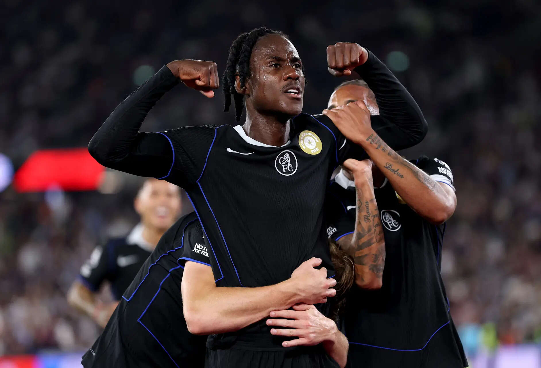 No Palmer, no problem! Chelsea thrash West Ham to pile pressure Potter