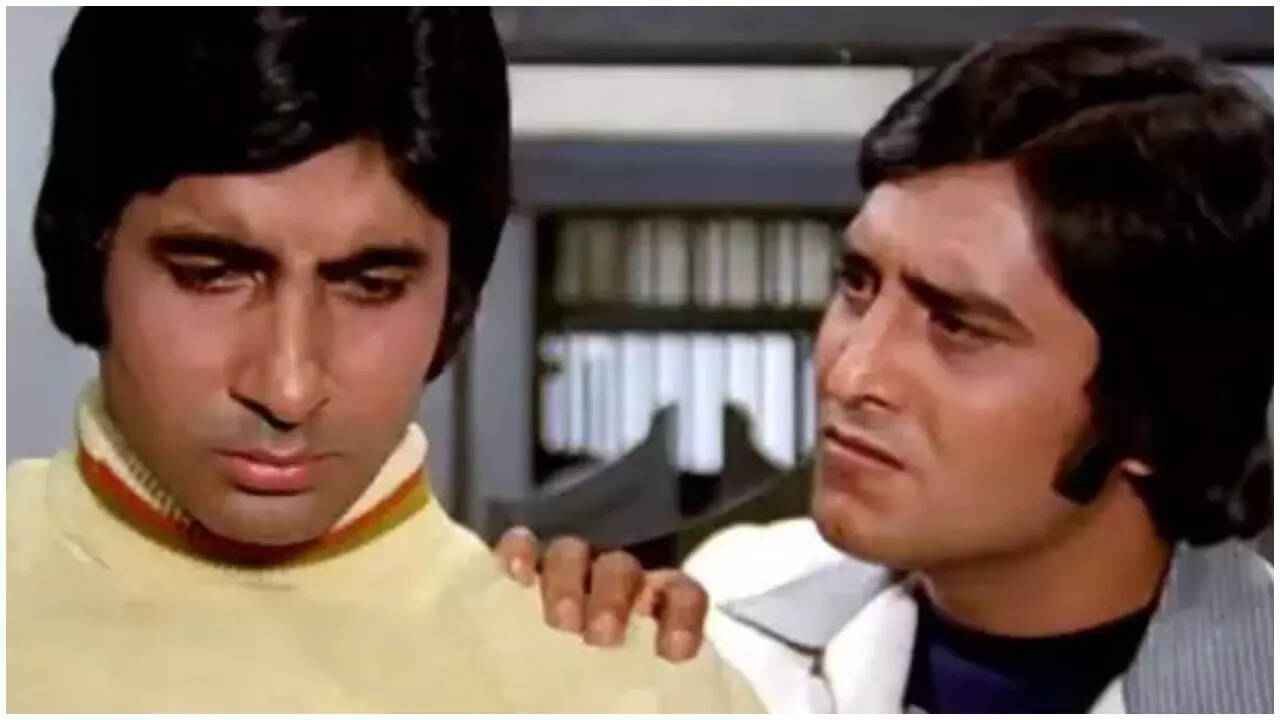 When Vinod Khanna had to step down for Big B but was paid equally