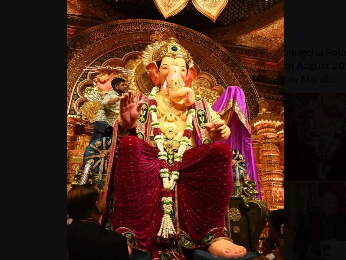 Purple dhoti, golden throne: Lalbaugcha Raja 2025’s grand reveal ahead of Ganesh Chaturthi will leave you awestruck!