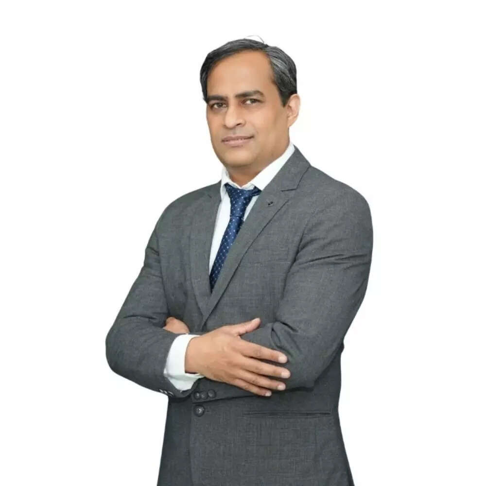 Dr. VijayGirish, Consultant Orthopaedic Surgeon, Hosmat Hospital, Bangalore