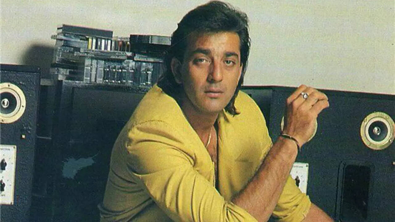 Sanjay Dutt proposed to THIS actress in front of Nargis