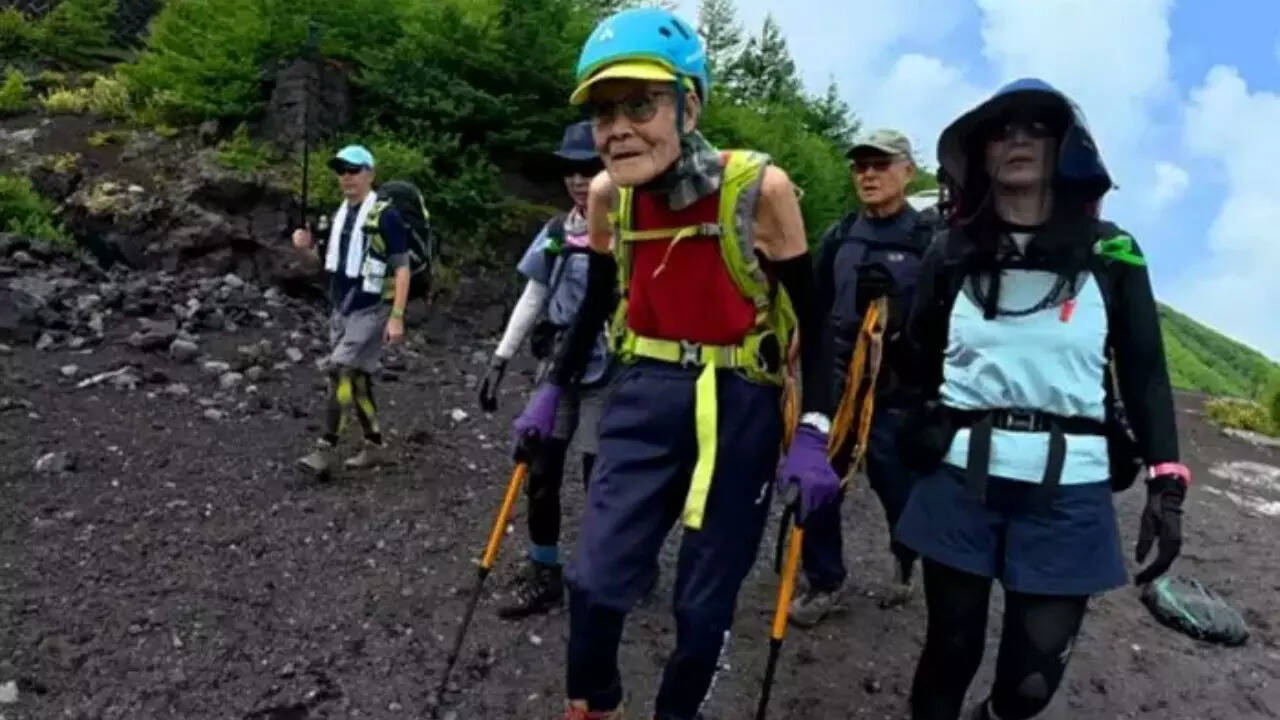 Record! 102-year-old, with heart condition, becomes oldest to climb Mount Fuji