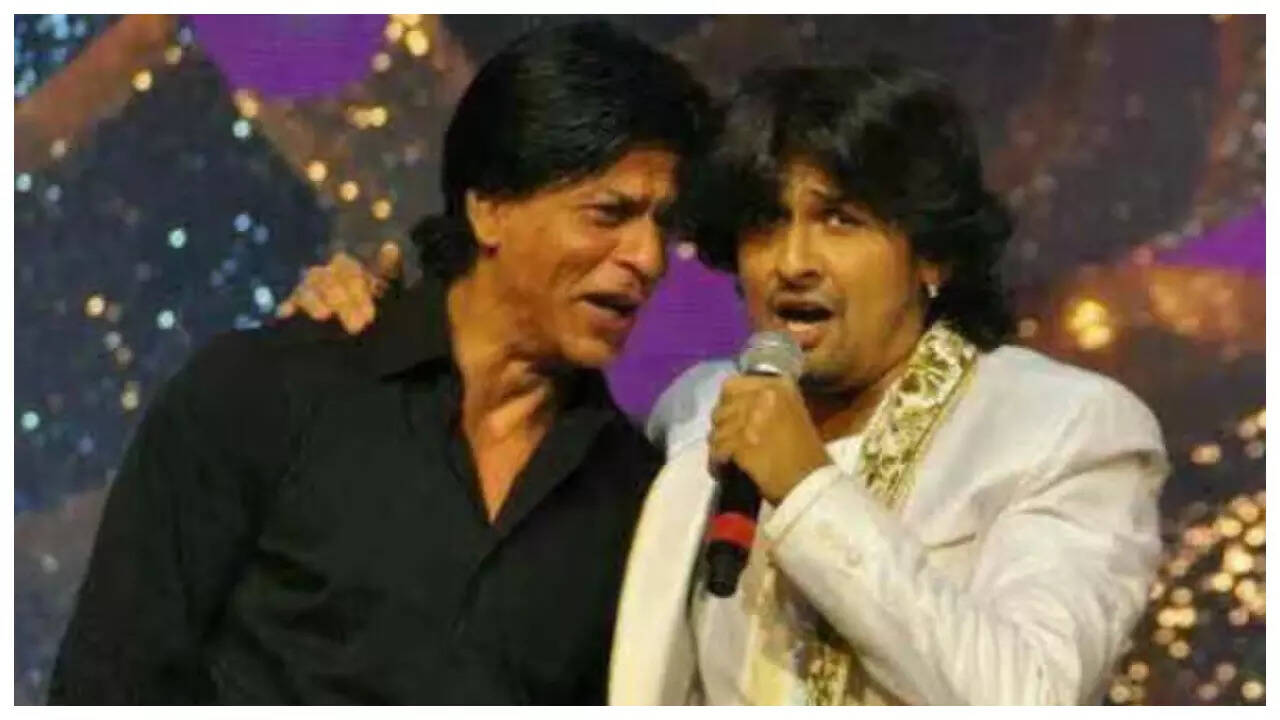 Sonu Nigam says SRK is very well-behaved, talks about Aamir
