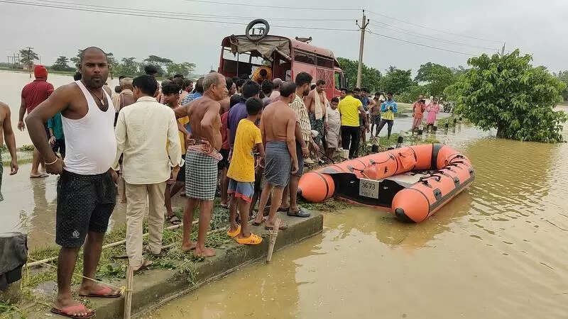 2 persons swept away in floodwaters in S’garh, Jajpur