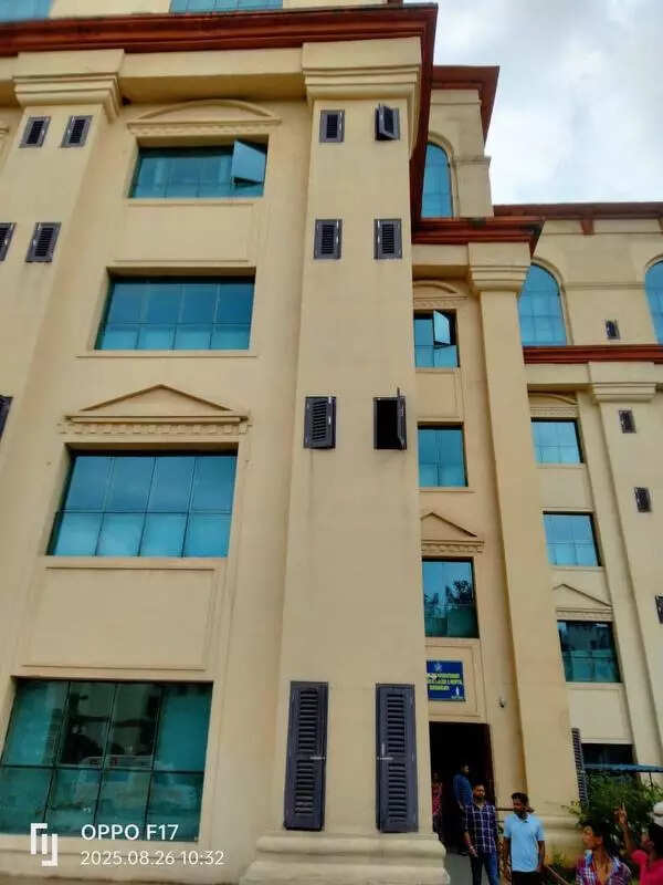 Patient dies after fall from Sundargarh hospital window