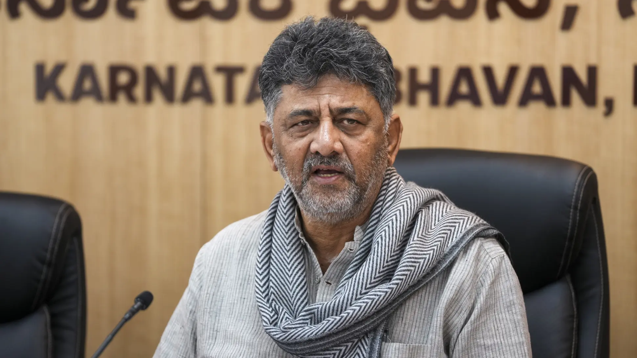 'Tiger in assembly, mouse before Congress high command': BJP, JD(S) term DK Shivakumar's apology a cowardly act to stay in power