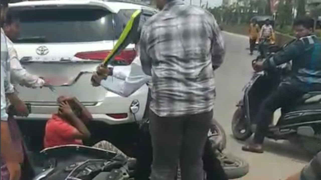 Hyderabad road rage: Biker thrashed after SUV rams his vehicle; teen, 2 others held