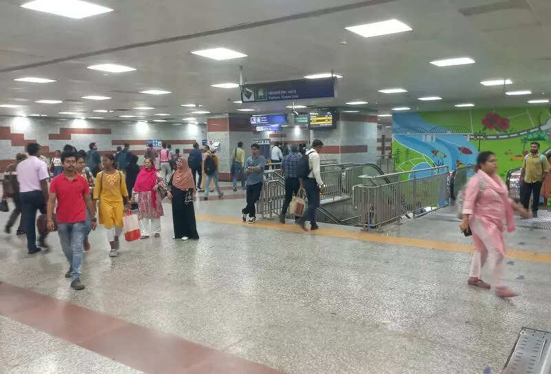 Ganpati eases mid-week pressure but problems persist