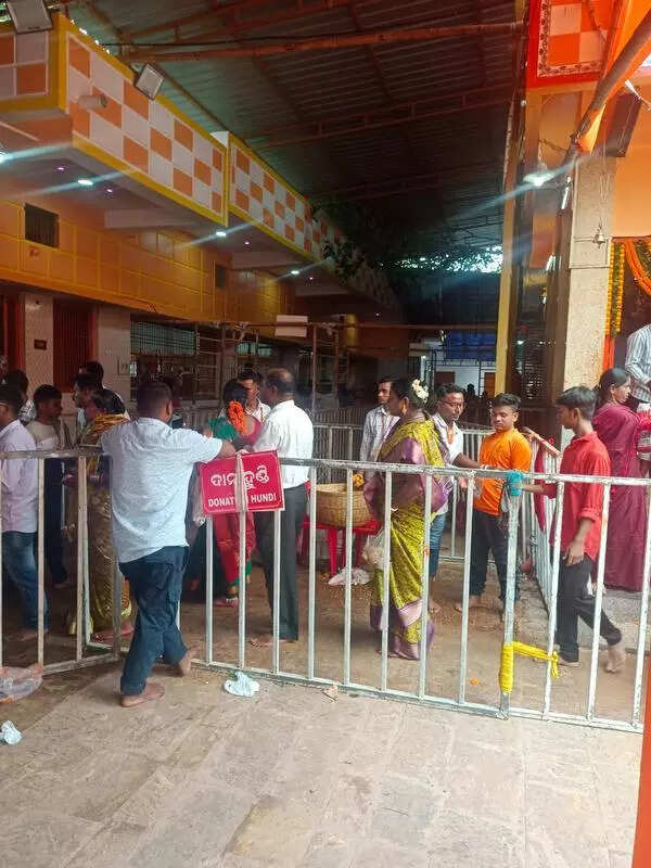 Devotees from AP & rest of Odisha arrive at Ganjam village for Ganesh puja